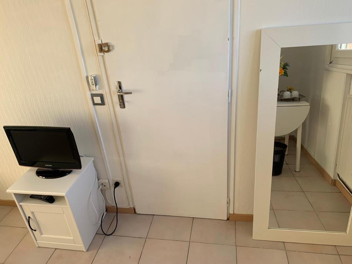Chambre Tout Confort Saphir 1 A 3 P Dans Belle Maison Vaulx-en-Velin Ngoại thất bức ảnh